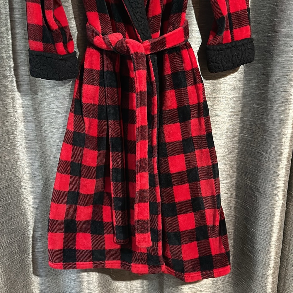 Buffalo Checkered Long Fuzzy Robe - Picture 3 of 8